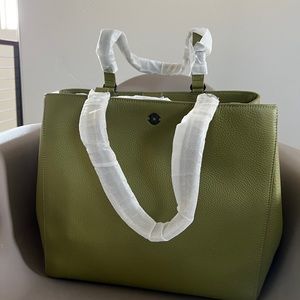 BRAND NEW Dagne Dover Allyn Leather Tote (Large)